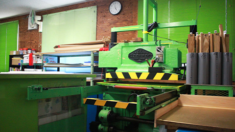 打抜き加工の機会設備