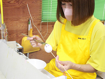 職人の手作業が心を込めて製作